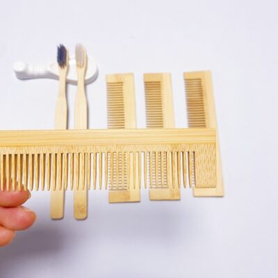 Eco-friendly Bulk Small Combs Home Hotel Salon Bamboo Hair Comb Custom Bamboo Comb Laser Logo Travel Hotel Natural Bamboo Hair with Antistatic Feature for Travel or Hotel Supplies
